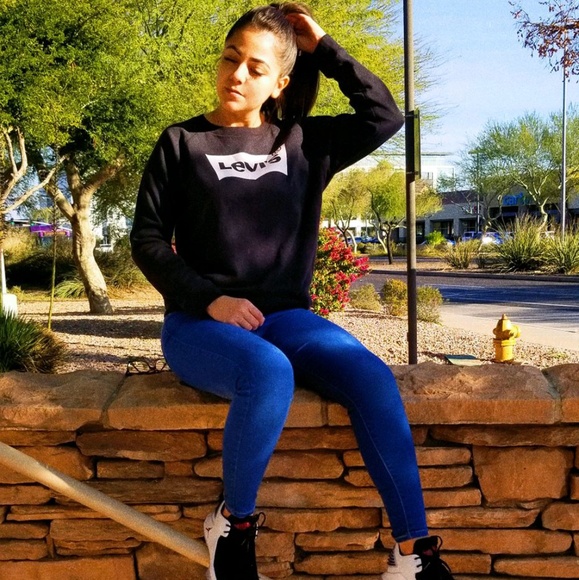 Meet your Posher, Claudia - Picture 4 of 4